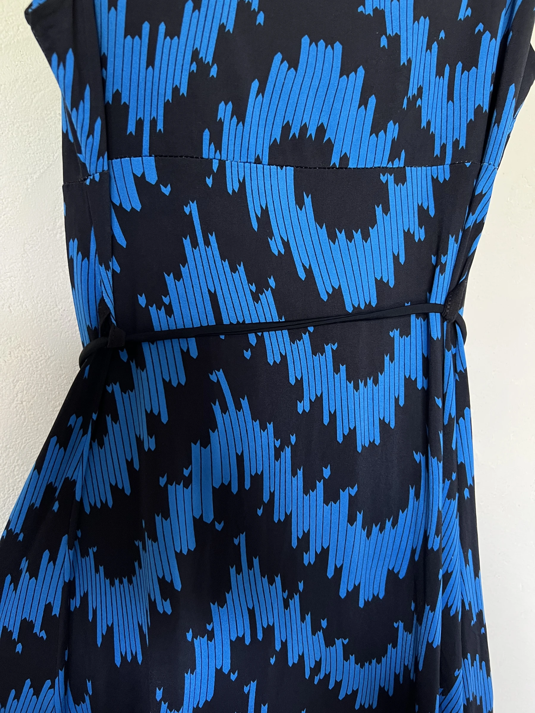 🌊 Blue black summer maxi dress with zigzag patterns – S/M – fluid & elegant – photo 10